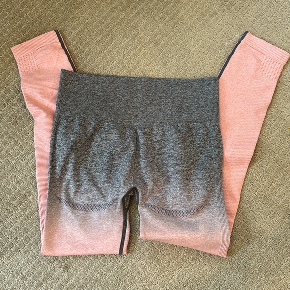 Gymshark Two-Tone Pink and Gray Leggings - Picture 3 of 3